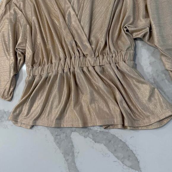Altar’d State NWT Draped V-Neck Kimono Style Metallic Blouse Women's Small Gold - Picture 3 of 8